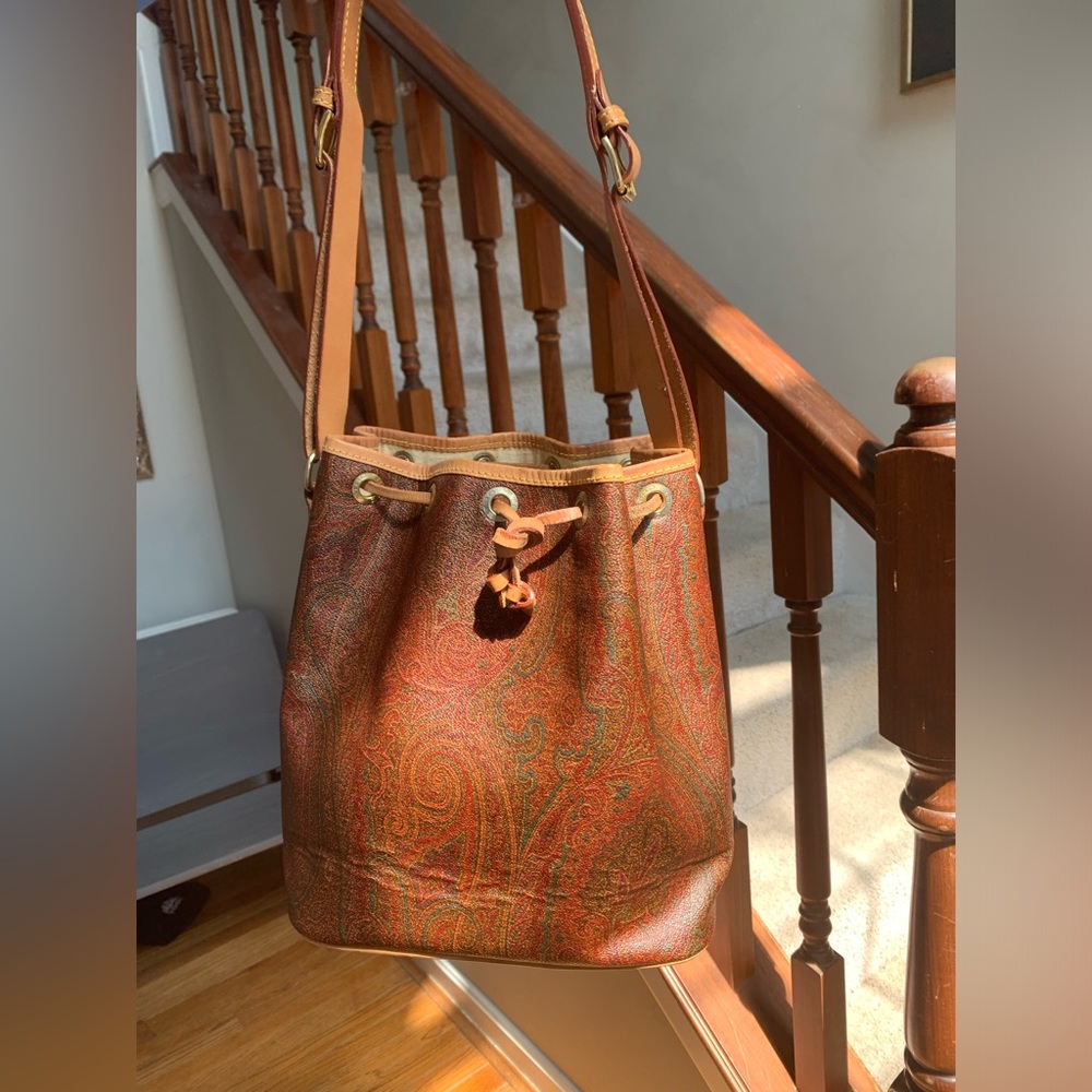 EUC Vintage Etro bucket bag 🪻